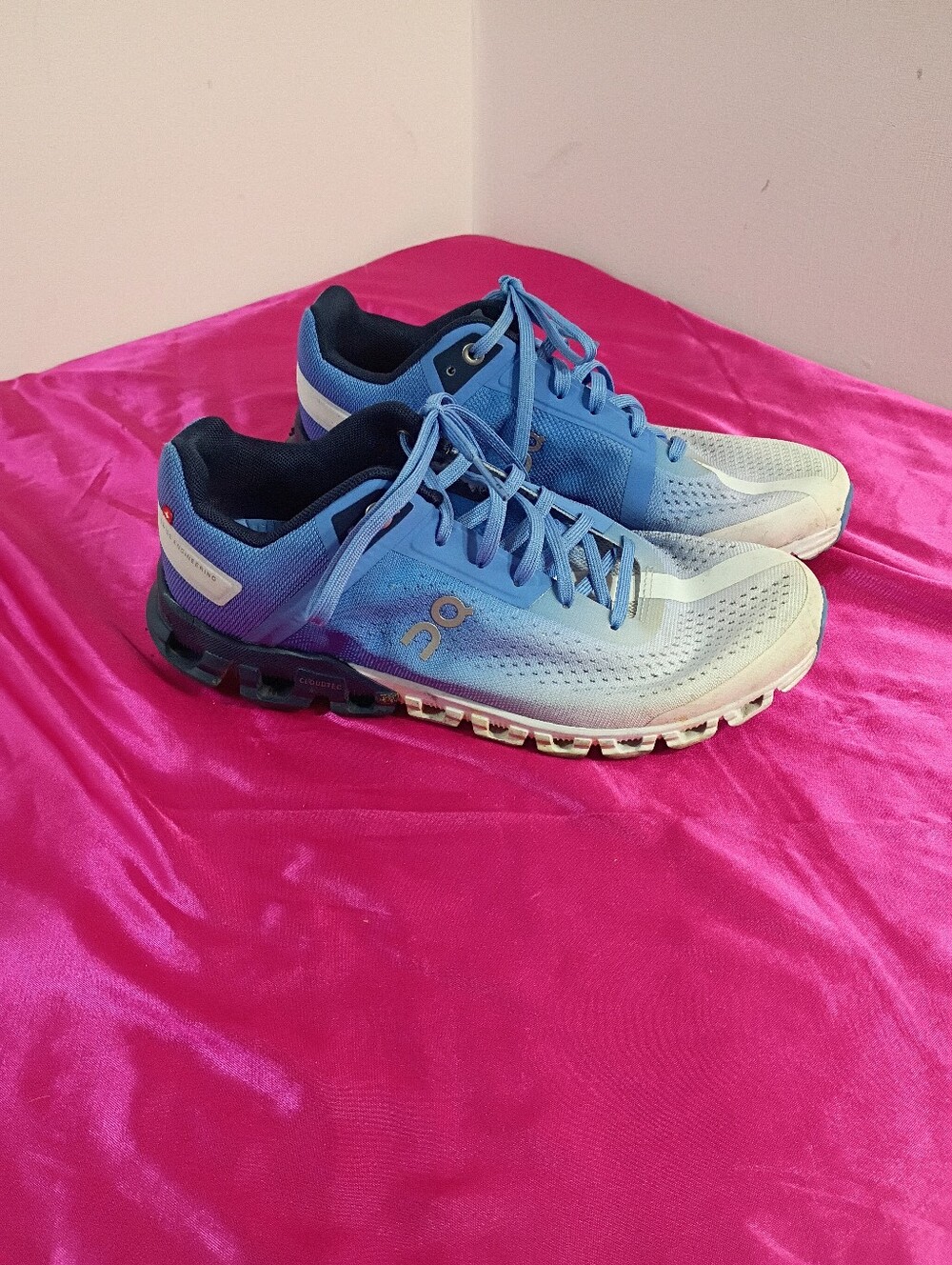 On Cloudflow Sneakers Women SZ 6.5 Blue White Light Running Comfort Shoes.